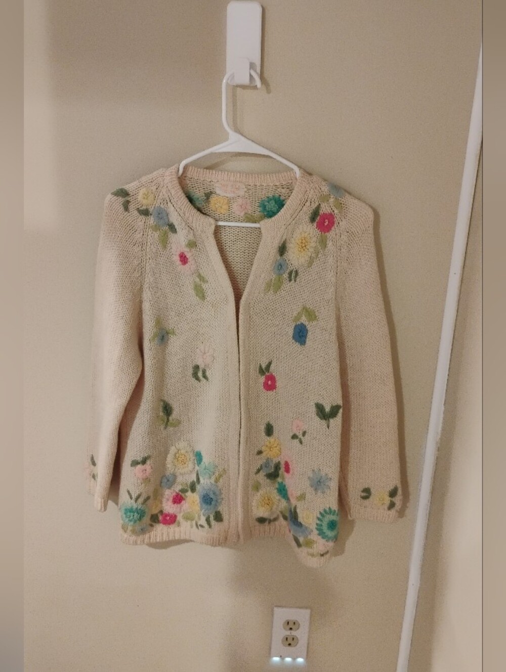 Vintage 1950s 190s Embroidered Cardigan Sweater Floral